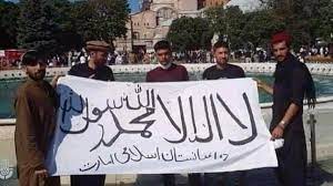 ودخلت حركة طالبان كابل يوم الأحد بعد فرار الرئيس الأفغاني. Ø¨Ø¹Ø¯ Ø±ÙØ¹Ù‡ Ø¨Ø·Ù‡Ø±Ø§Ù† Ø£Ù†ØµØ§Ø± Ø·Ø§Ù„Ø¨Ø§Ù† ÙŠØ±ÙØ¹ÙˆÙ† Ø¹Ù„Ù… Ø§Ù„Ø­Ø±ÙƒØ© Ø¨Ø¥Ø³Ø·Ù†Ø¨ÙˆÙ„