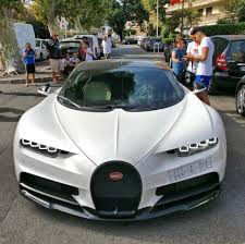 Bugatti Chiron Painted In White And Exposed Carbon Fiber Photo Taken By Gesupercars On Instagram Owned By Yazeedalra Bugatti Chiron Bugatti Bugatti Cars