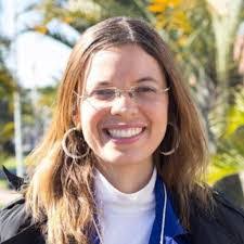 Karla Pereira's Instagram, Twitter & Facebook