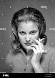 Mary ellen hi-res stock photography and images