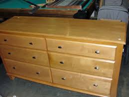 Ethan allen taupe with salt and pepper flecks track arm sofa with (3) toss pillows. Ethan Allen 6 Drawer Maple Dresser