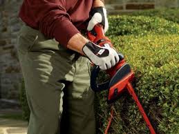 Black And Decker 20 Inch Hedge Trimmer Hedge Trimmer 24 Inch Rotating Handle Dual Action Blades Electric Powerful Wide Blackdecker Hedge Trimmers Best Hedge Trimmer Black Decker