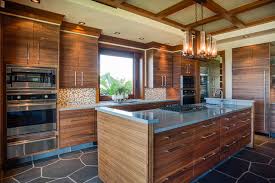 Der kolonialstil mischt traditionelles europäisches design mit exotischen details und bringt so die ganze welt in unser heim. Hawaii 1 Kolonialstil Kuche Vancouver Von Norelco Cabinets Ltd