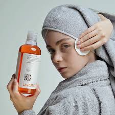 ✨ تونر لن دوریس معجزه‌ای برای شفافیت و طراوت پوست! ✨ 🌿 این تونر با  فرمولاسیون ملایم و مؤثر، پوست شما رو تمیز، شاداب و آماده مراقبت‌های بعدی  می‌کنه. 💧 مزایای تونر