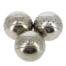 Boules de pétanque et deux cochonnets. Boule Petanque Junior Cdiscount