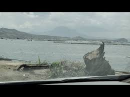 Taal volcano binintiang malaki nakitaan ng mainit na singaw ng tubig at mga guho ng lupa panuorin. Taal Volcano Update Live Feb 18 2021 Youtube