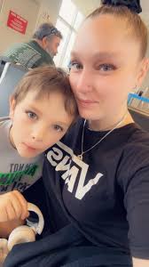 Hope this topic isn't too exciting but curious to know how people eat their  nuts 🤔 Do you prefer to eat one at a time or pop a whole handful in your