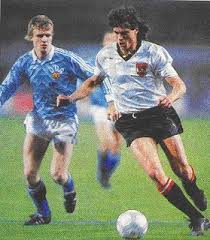 Tarifa dependiendo del peso y volumen. Austria Germania Est 3 0 15 11 1989 Qualificazioni Mondiali Italia 90 Trivia Baseball Cards Football