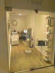 20 Impressive Salon Room Design Ideas Trenduhome Hair Salon Design Home Beauty Salon Small Beauty Salon Ideas