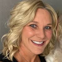 Kelly Horton's Instagram, Twitter & Facebook