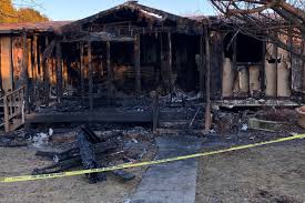 Fundraiser for Kaitlyn Fletcher by Stephanie Saeger : Neighbors who lost  their home to a fire