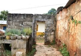 En octubre del año 1997 entraron los paramiitares al corregimiento del aro ituango con la anuencia del ejercito nacionalla población fue sometida a toda. El Aro 20 Anos Despues El Mundo