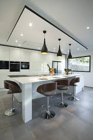 Un Parti Pris Graphique En Cuisine Plafond Cuisine Faux Plafond Cuisine Cuisine Moderne