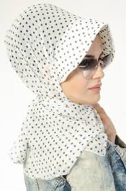 Aise Tesettur Puanli Sapka Sal Bone 1 Aise Bone Damska In 2020 Fashion Sewing Scarf Styles Hijab Designs