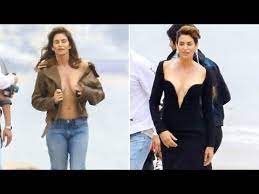 Beauty, wit, and a bunch of pet dragons. Exclusive Cindy Crawford Hits The Beach For A Sexy Dolce Gabbana Shoot Youtube