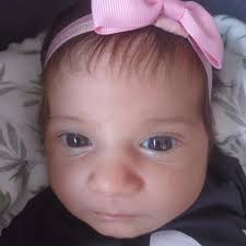 Um dia virei MÃE Uns dias virei NOITES Virei uns DIAS Virou um COLO Virei  LEOA… Com uma Leonina 💁🏻‍♀️ Estamos vivendo, em pouquíssimo tempo, tantos  momentos inexplicáveis, emocionantes, difíceis e apaixonantes