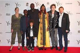 Omar sy vivement dimanche qui sont ses enfants photos exact1024x768 p. Omar Sy Et Sa Femme Helene En Amoureux A Paris