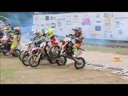 Balap motor lucu dan seru, anak anak kecil balapan dengan motor kecil , lomba balap. Wow Anak Kecil Balapan Moto Cross Skill Tiada Tara Brow Youtube