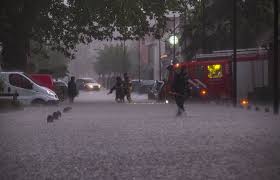Het dorp in de provincie utrecht kreeg gisteren in korte tijd de volle laag. Noodweer Barst Los Hagel Zo Groot Als Golfballen