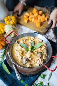 A questo punto, introducete le fettine nella padella. Spezzatino Di Pollo Con Zucca Funghi E Robiola Say Good