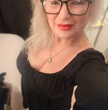 Whose bloody car is that driving like a cock Womble around the village ?