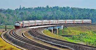 Halaman ini menampilkan jadwal keberangkatan kereta api prambanan ekspres dari stasiun solo balapan dengan tujuan akhir stasiun tugu yogyakarta beserta estimasi waktu tiba di stasiun yang dilalui. Kereta Joglosemarkerto Antar Traveler Keliling Yogyakarta Dan Jawa Tengah