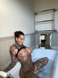 Jemma Lucy on X: Would you join me? 🧼🫧💦 Find all my porn below ⬇️  t.comUcXiVFZc8  X