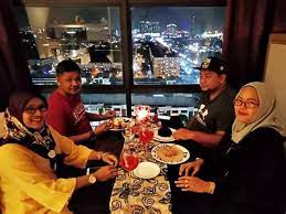 If your answer is it's been a while, it's time for something extravagant! Candle Light Dinner In Kl Dine With A View At These Unique Restaurants In Klang See More Ideas About Candle Light Rummt Pexf