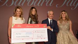 Da ich mit drei kindern viel platz brauche, ist sie mit 280. Giulia Siegel Archive Monaco De Luxe