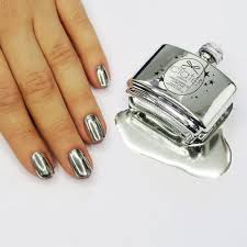 Chrome powder does not always have to rub on the entire nail plate, if you like to experiment, do it on a few and finally here's one more idea how to use chrome powder to decorate nails, and how. 21 Chrome Nails From Mirror Nail Polish To Acrylic Nail Art Ideas