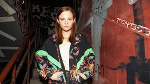 She has appeared in more than thirty films since 2010. Rampensau Jasna Ist Neue Kommissarin Im Bremen Tatort Promiflash De