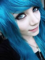 Amber McCrackin: The Iconic Blue-Haired Scene Queen