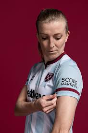 Schnell und einfach preise vergleichen zu trikot croatia von geprüften onlineshops. West Ham United 2021 22 Umbro Away Kit 21 22 Kits Football Shirt Blog