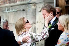 Stream tracks and playlists from tomas ledin on your desktop or mobile device. Abba Glans Nar Grevinnan Pa Ovesholms Slott Gifte Sig I Kristianstad Vilken Amazing Klanning