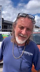 The King loves his people 👑🫶🏻 Here he is, doing a home delivery today to  our mate John 🎉😁Big congrats