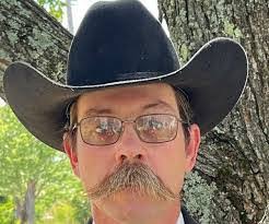 Kay Laird's Instagram, Twitter & Facebook