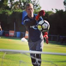See more of fray vicente bernedo on facebook. Radio De La Cato A Twitter Vicente Bernedo Arquero Juvenil De La Franja Sufrio Un Choque En El Entrenamiento Que Le Produjo Una Pequena Fractura Craneal El Jugador Nos Senalo Que Esta