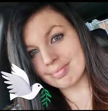 Larissa Patterson's Instagram, Twitter & Facebook