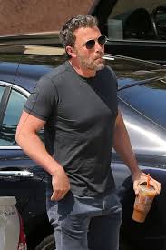 Recherchez des autocollants dunkin donuts. Ben Affleck Visualized As Various Beverages From Dunkin Donuts