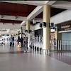 24jam nonstop bandara kualanamu tetap broperasi dengan penjagaan super ketat dan terjaga. 1