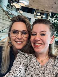 Van een post over een slecht sprookje naar…. Een live ontmoeting en koffie  ☕️ met 🍰momentje in Leusden met Eva Boschman! Sinds ik “wat” 😉 actiever  ben op LinkedIn is Eva iemand