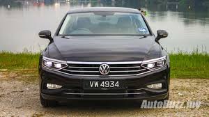Compare prices, features & photos. Review The Facelifted Volkswagen Passat 2 0 Tsi Elegance True Class Doesn T Shout Autobuzz My