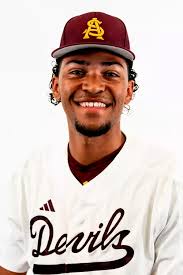 Tyinhia Skinner (@ShowTim3_Tyi)