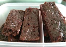 Doing this while the cake is still warm will give the cake a 'muscle memory' and allow you to roll it up later with the filling without it cracking. Resep Cake Coklat Agar2 Mejikom Enak Banget Resep Kue My Id