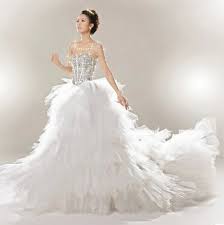 Finde dein brautkleider bei pronovias. 2015 Fruhjahr Neue Qualitativ Hochwertige Luxus Kristall Funkelnder Diamant Bling Brautkleider Feder Lange Schleppende Hochzeitskleider Designer Gown Women Gown Prom Dressdress A Pear Shaped Figure Aliexpress