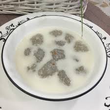 Khusus menu masakan tradisional, hanya dihidangkan saat akhir pekan. Cik Wan Kitchen June 2016