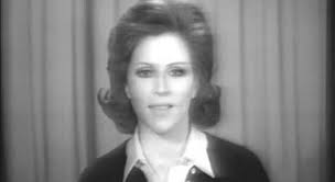 Secondogenita degli attori franco interlenghi e antonella lualdi, ha esordito al cinema nel 1977 all'età di 16 anni.ha ottenuto in seguito successo negli anni ottanta con i film vacanze di natale e vacanze in america, entrambi diretti da carlo vanzina. 18 Agosto 2016 Muore A Roma Gertrud Mayer Annunciatrice E Conduttrice Televisiva