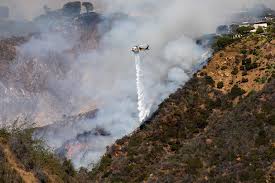Firefighters responded to a brush fire that erupted in the pacific palisades area that has burned about 10 acres. Brush Fire In Pacific Palisades Breaks Out West Of Ucla Daily Bruin