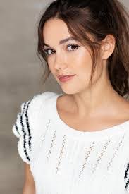 Courtney Cummings's Instagram, Twitter & Facebook