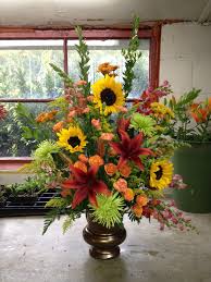 C703afe6b9e0cfd1a21b0e5f6acced3f Jpg 1 200 1 600 Pixels Fresh Flowers Arrangements Church Flower Arrangements Funeral Floral Arrangements
